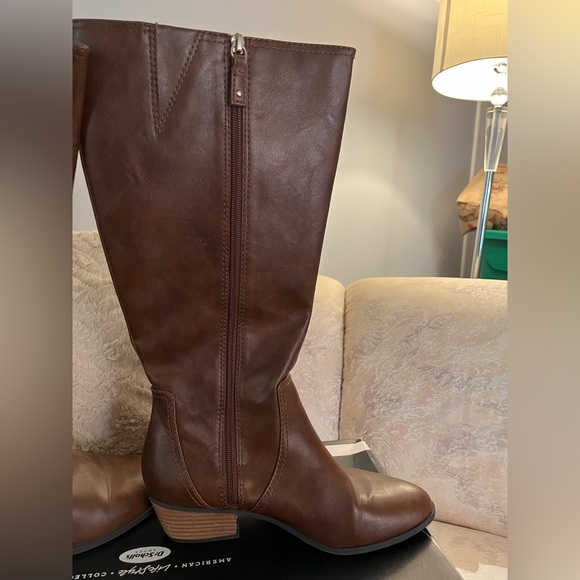 Dr. Scholl’s Brilliance boots. New in box! Size 9, wide calf. - Picture 6 of 8